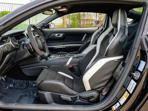 Used 2020 Ford Mustang Shelby GT500 w/ Carbon Fiber Track Pack RWD image 5