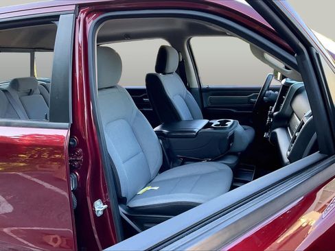 Used 2019 RAM 1500 Big Horn AWD/4WD image 8
