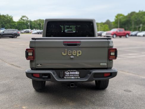 Used 2023 Jeep Gladiator Overland w/ LED Lighting Group AWD/4WD image 8