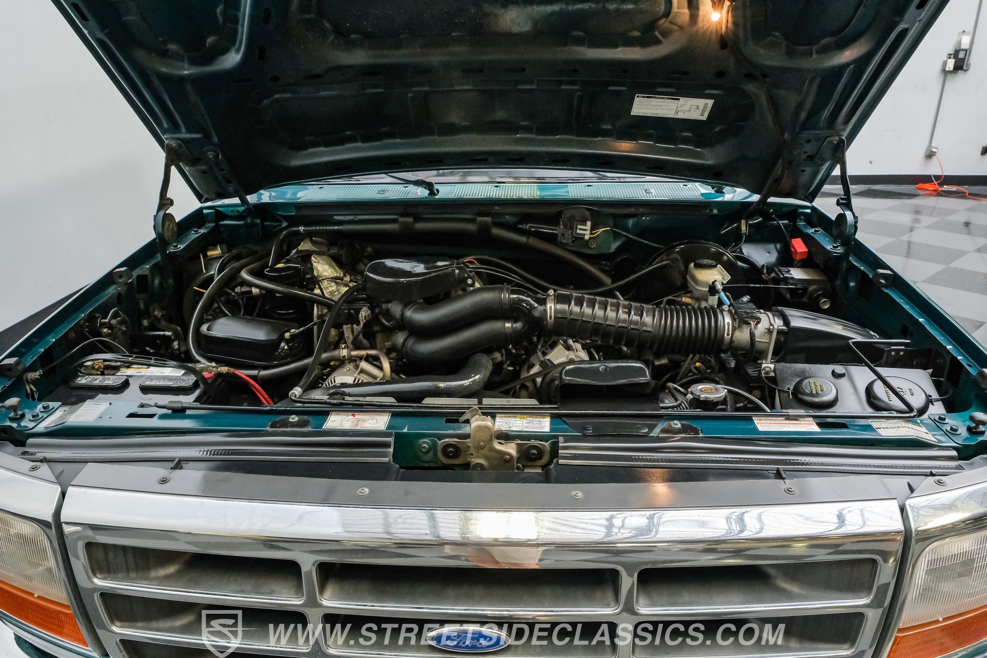 Used 1996 Ford Bronco Eddie Bauer AWD/4WD image 3