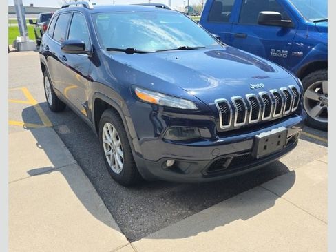 Used 2014 Jeep Cherokee Latitude w/ Comfort/Convenience Group AWD/4WD image 1