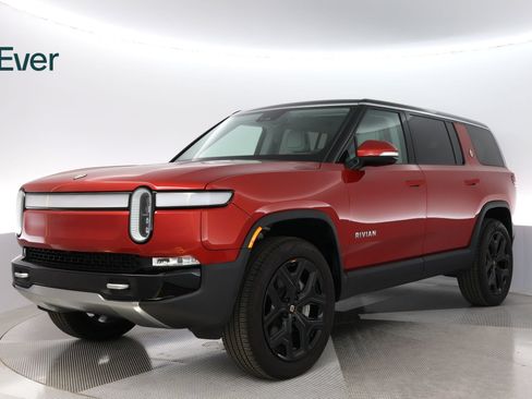 Used 2024 Rivian R1S Adventure Dual AWD/4WD image 2