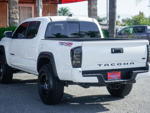 Used 2021 Toyota Tacoma TRD Off-Road w/ Technology Package AWD/4WD image 6