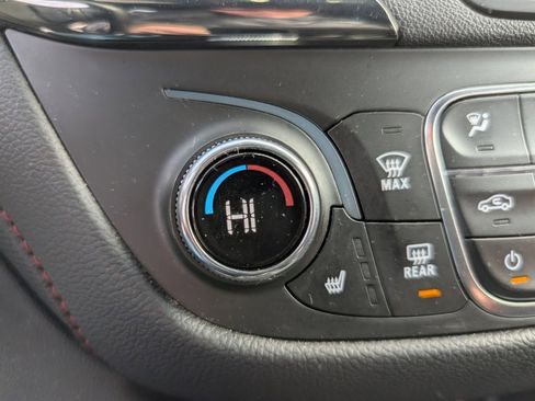 Used 2023 Chevrolet Equinox RS image 29