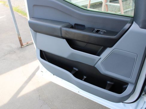 Used 2025 Ford F250 XL w/ XL Chrome Package RWD image 22