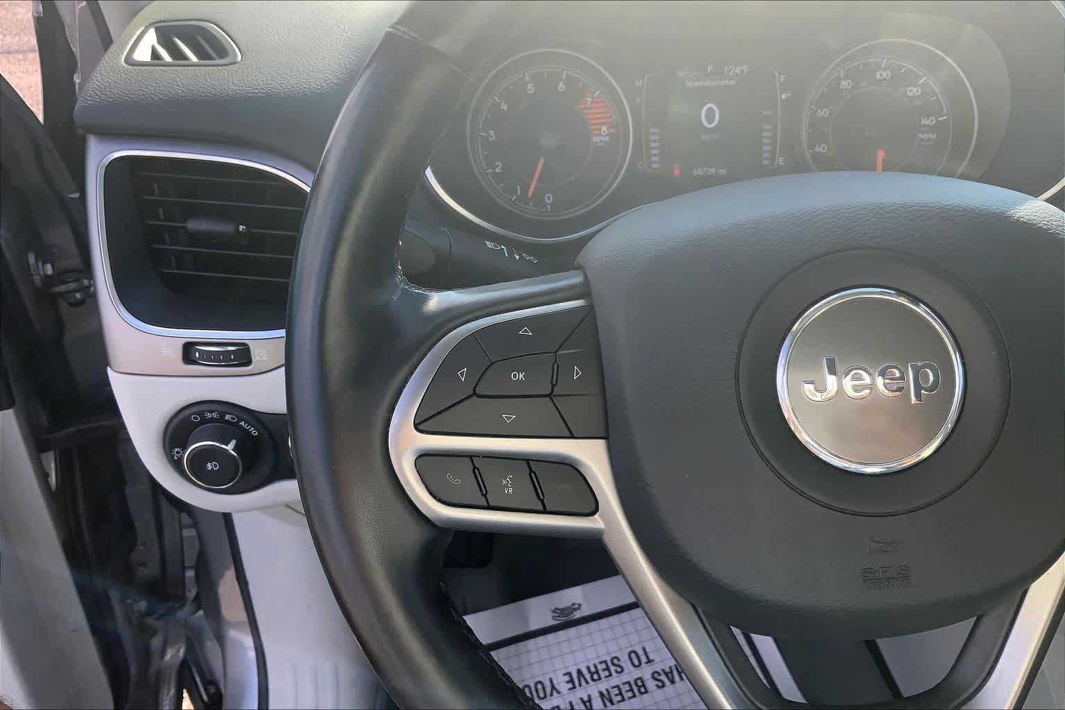 Used 2021 Jeep Cherokee Latitude Lux w/ Trailer Tow Group AWD/4WD image 24