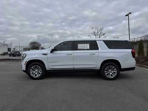 New 2026 GMC Yukon XL Denali w/ Sun & Power Step Package image 7