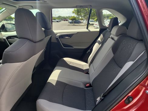 Certified 2025 Toyota RAV4 XLE w/ Convenience Package FWD image 15