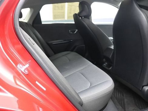 Used 2025 Kia K4 FWD image 23