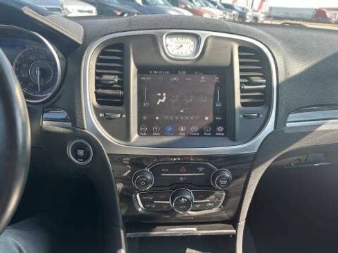 Used 2019 Chrysler 300 Touring L w/ Quick Order Package 22F AWD/4WD image 14