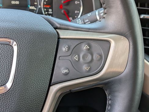 Used 2017 GMC Acadia Denali w/ Technology Package FWD image 27