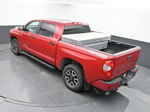 Used 2017 Toyota Tundra SR5 w/ TRD Off Road Package AWD/4WD image 19
