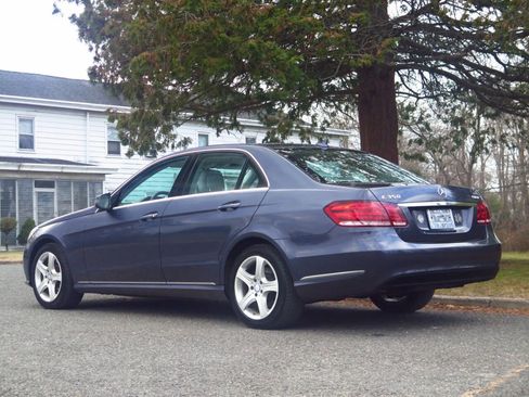 Used 2014 Mercedes-Benz E 350 4MATIC Sedan image 3