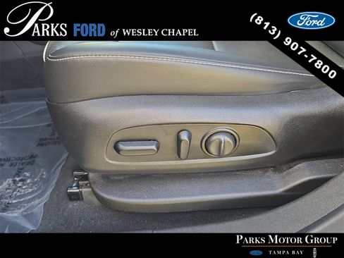 Used 2021 GMC Acadia SLT w/ Technology Package image 19