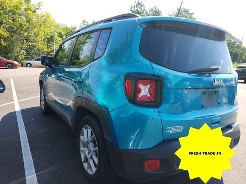 Used 2019 Jeep Renegade Latitude FWD image 3