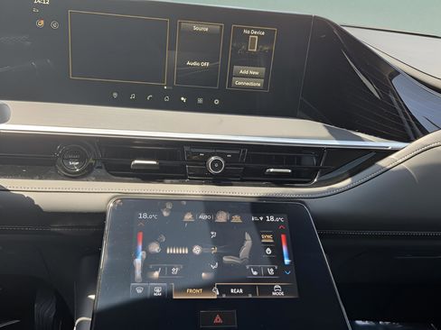 Used 2025 INFINITI QX80 Sensory AWD/4WD image 17