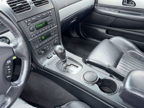 Used 2005 Ford Thunderbird image 25