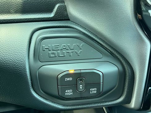 New 2026 RAM 2500 Laramie w/ Sport Appearance Package AWD/4WD image 27