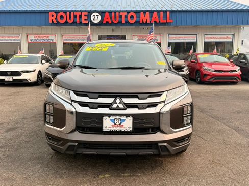 Used 2024 Mitsubishi Outlander Sport SE AWD/4WD image 3