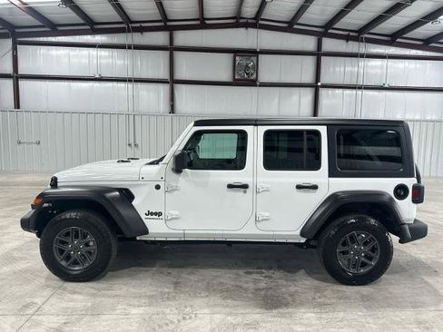 Used 2025 Jeep Wrangler Unlimited Sport AWD/4WD image 2