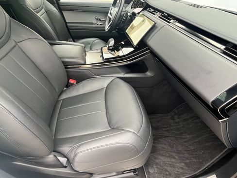 Used 2025 Land Rover Range Rover Sport SE image 23