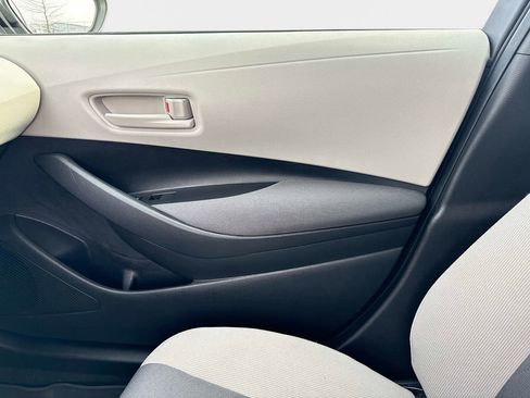 Used 2025 Toyota Corolla LE image 21