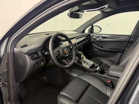 New 2026 Porsche Macan AWD/4WD image 4
