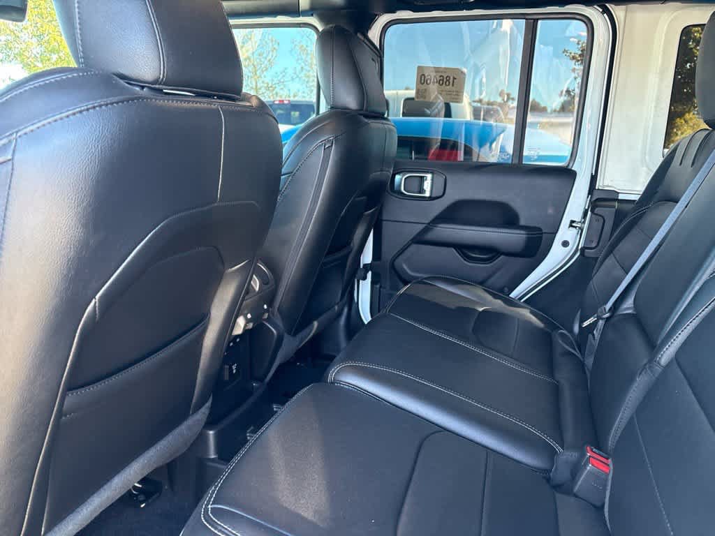 Used 2022 Jeep Wrangler Unlimited Sahara w/ Safety Group AWD/4WD image 6