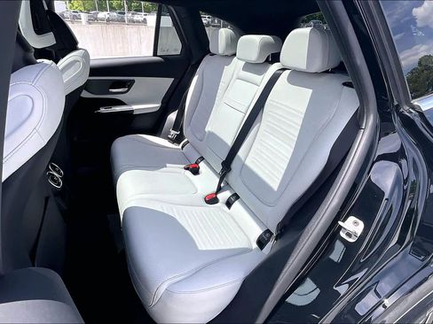 Used 2025 Mercedes-Benz GLC 350e 4MATIC image 21