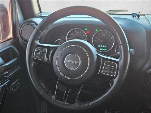 Used 2015 Jeep Wrangler Unlimited Sahara image 11
