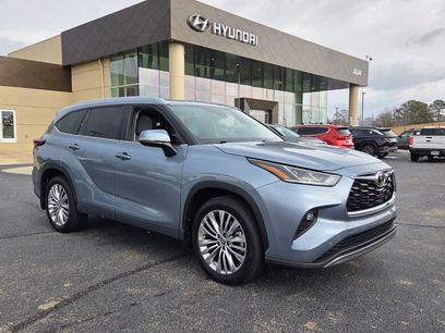 Used 2024 Toyota Highlander Platinum