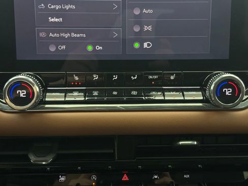 Used 2024 GMC Canyon AT4 w/ Technology Package image 26