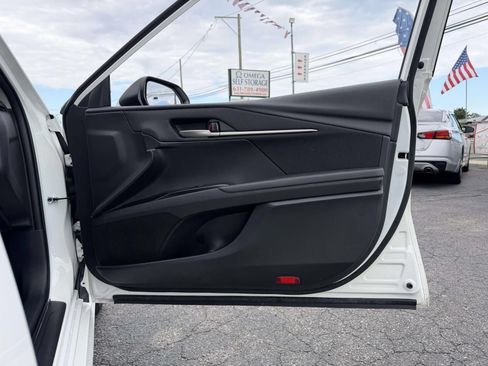 Used 2025 Toyota Camry LE w/ Convenience Package FWD image 12
