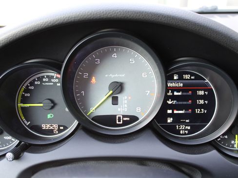 Used 2017 Porsche Cayenne S image 15