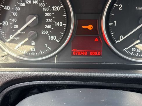 Used 2011 BMW 328i xDrive Sedan AWD/4WD image 21