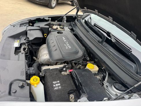 Used 2016 Jeep Cherokee Latitude w/ Safety/Convenience Group image 16