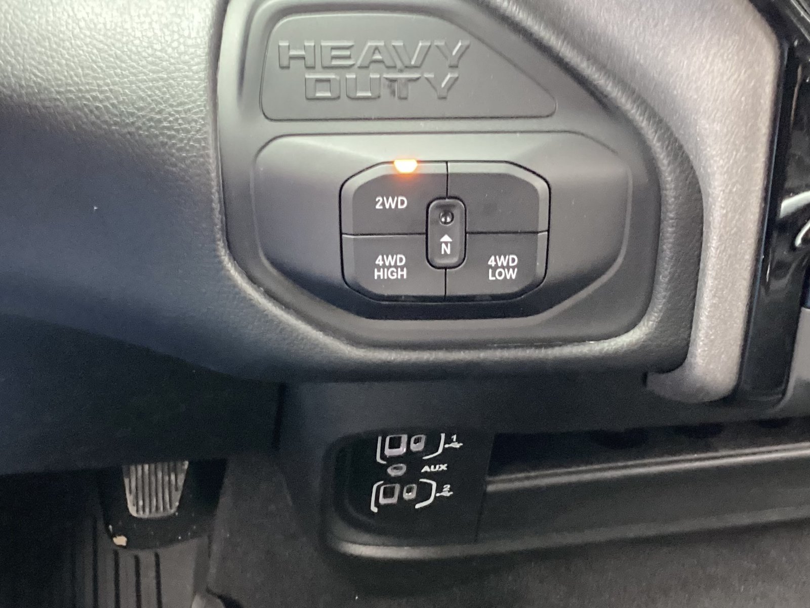 Used 2025 RAM 3500 Laramie AWD/4WD image 23
