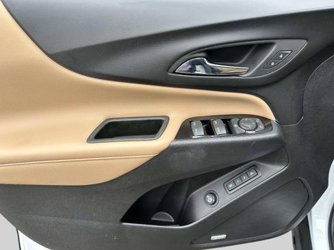 Used 2022 Chevrolet Equinox Premier image 17