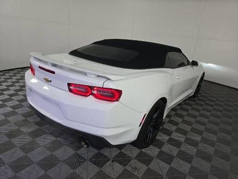 Used 2021 Chevrolet Camaro LT image 4