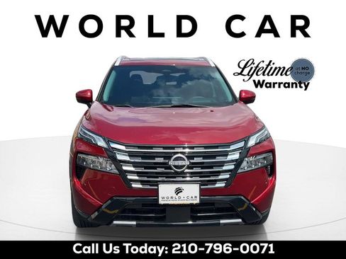 Used 2024 Nissan Rogue Platinum w/ Platinum Premium Package FWD image 2