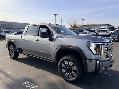 Used 2025 GMC Sierra 2500 Denali w/ Denali Reserve Package image 2