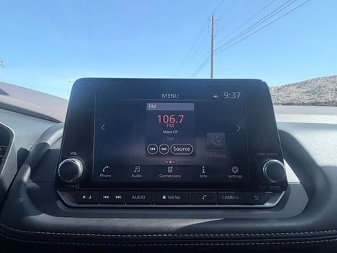 Certified 2023 Nissan Rogue SV FWD image 14