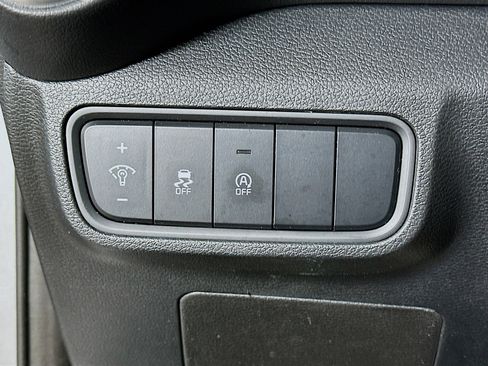 Used 2025 Kia Soul LX w/ LX Technology Package image 17