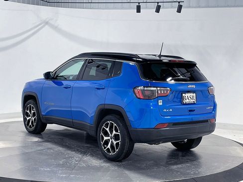 Used 2025 Jeep Compass Limited image 13