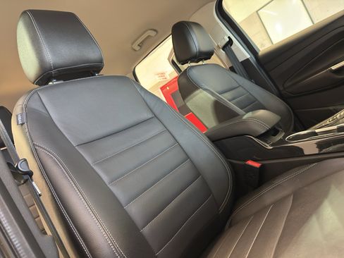 Used 2015 Ford Escape Titanium FWD image 21