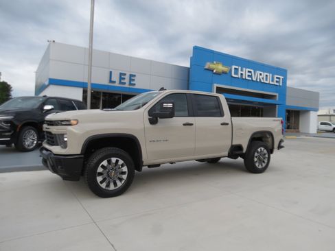 New 2026 Chevrolet Silverado 2500 Custom AWD/4WD image 1