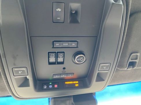 Used 2020 Cadillac Escalade Platinum AWD/4WD image 28
