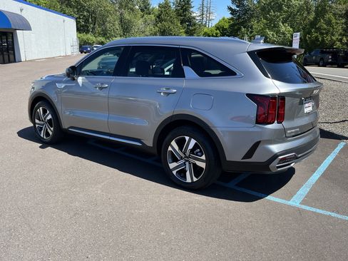 Used 2023 Kia Sorento SX Prestige AWD/4WD image 3