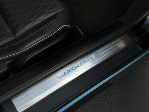 Used 2017 Jaguar F-TYPE SVR image 27