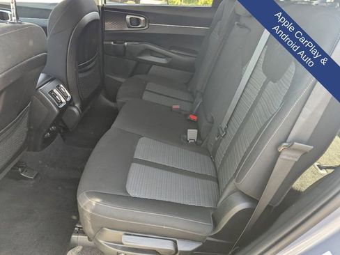 Used 2023 Kia Sorento LX FWD image 19